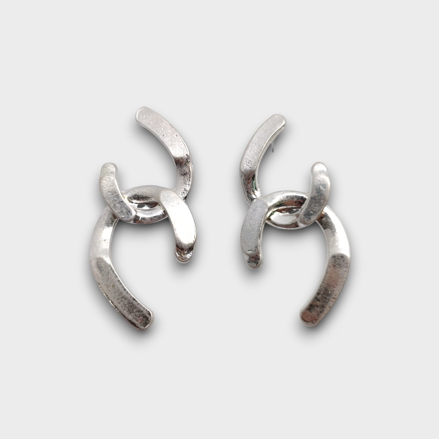 Orecchini Doppio Gancio – Eleganza Astratta