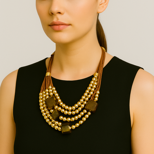 Collana "Terra Dorata" – Perle Oro e Cordoncini in Similpelle