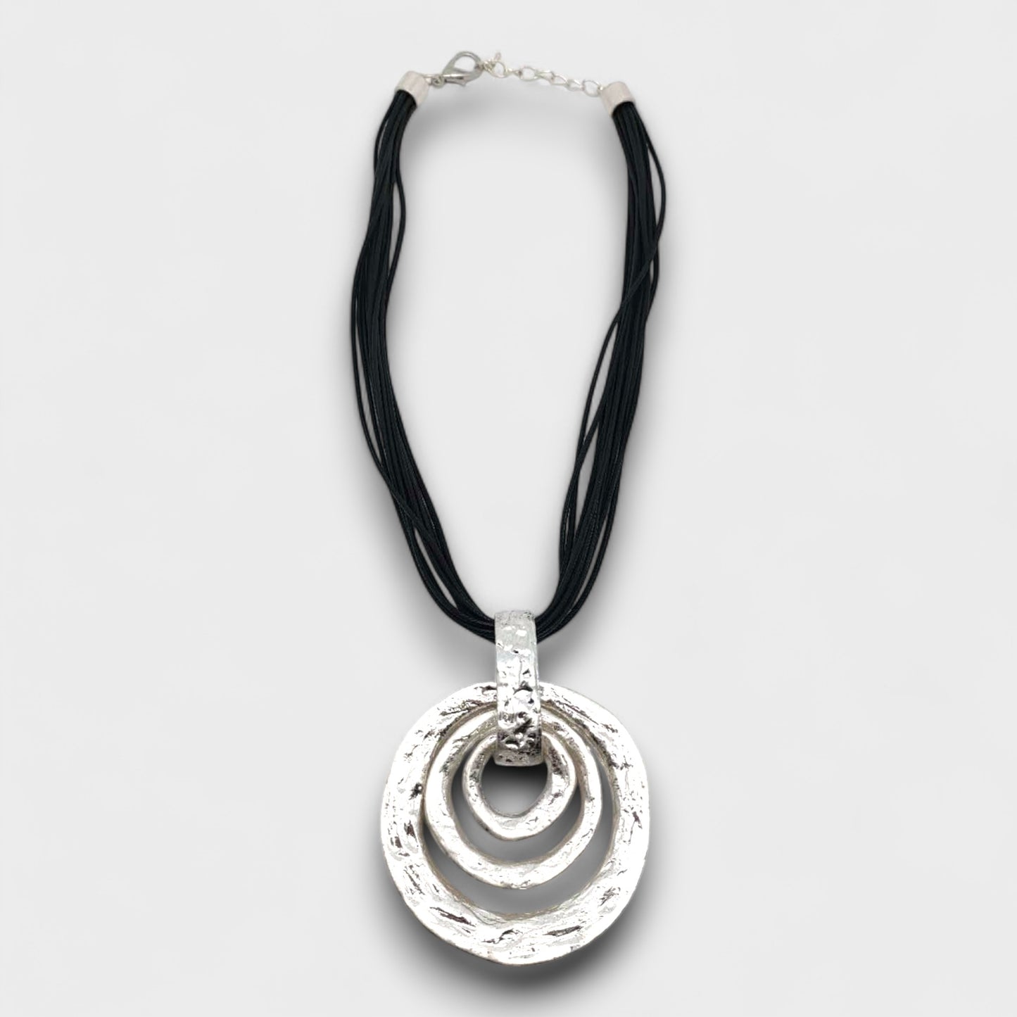 Collana “Cerchio Vivo” - Pendente Texture Martellata