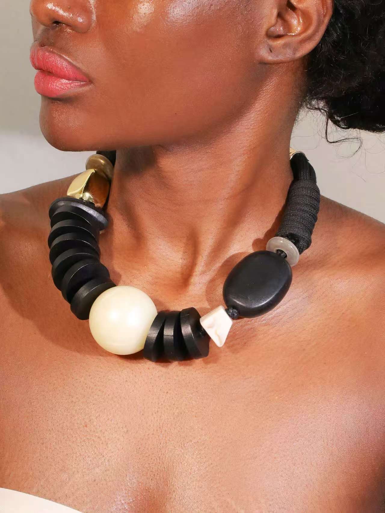 Collana Cuore Dorato con Fiore e Perle – Fantasia Animalier