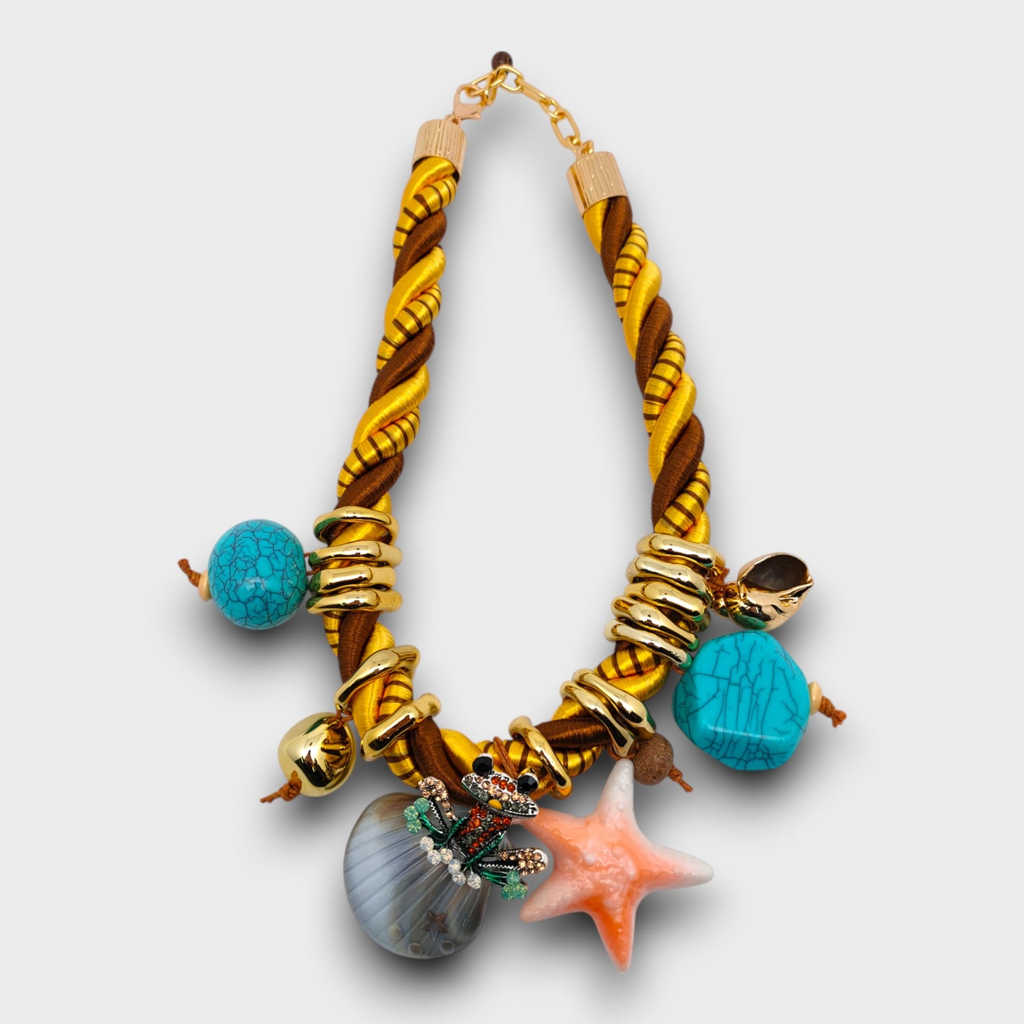 Collana "Tesoro Stravagante" – con pendenti tropicali e dettagli dorati