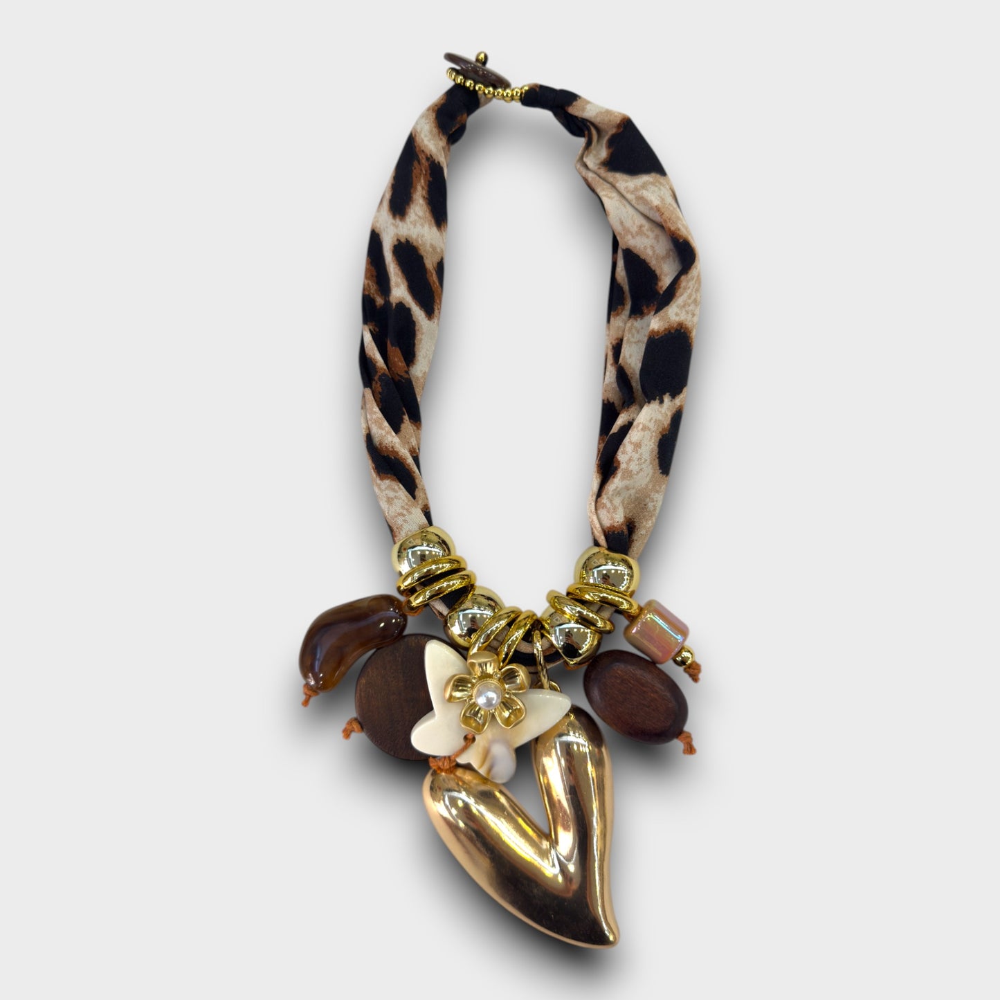 Collana Cuore Dorato con Fiore e Perle – Fantasia Animalier
