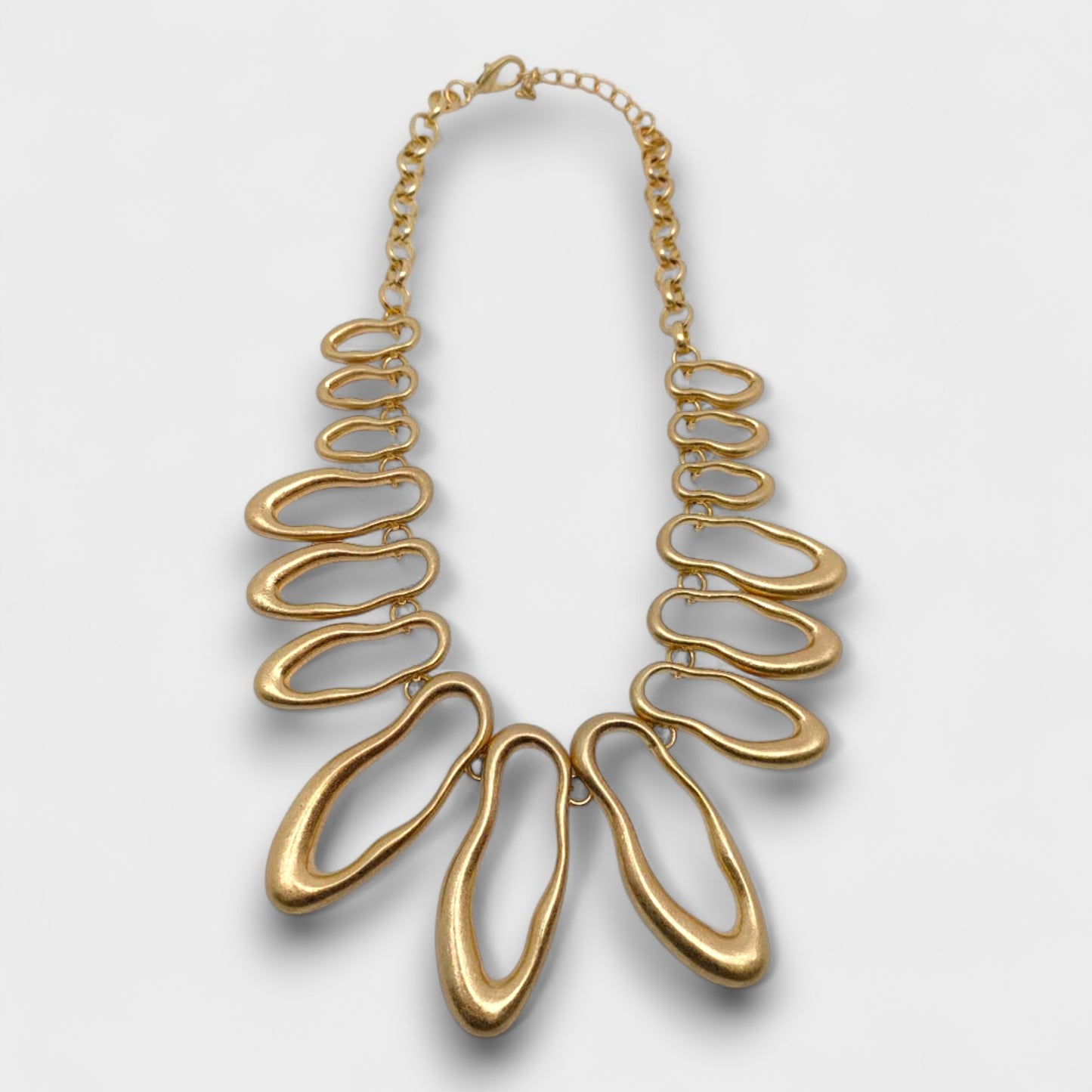 Collana “Onda Moderna” – Catena Scultorea con Maglie Organiche