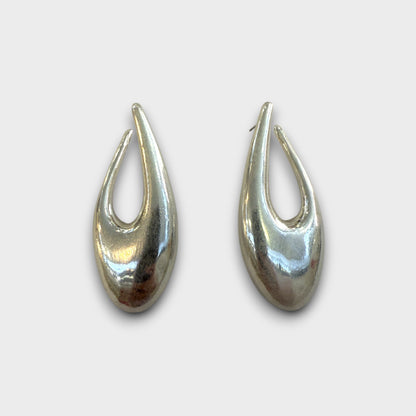 Orecchini Goccia Scultorea – Design Organico in Oro o Argento