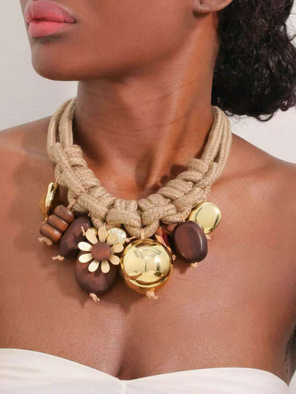 Collana Nodo Chic con Perle Pendenti – Nero / Verde / Cammello