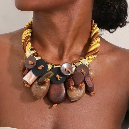 Collana Nodo Dorato con Pietre Naturali