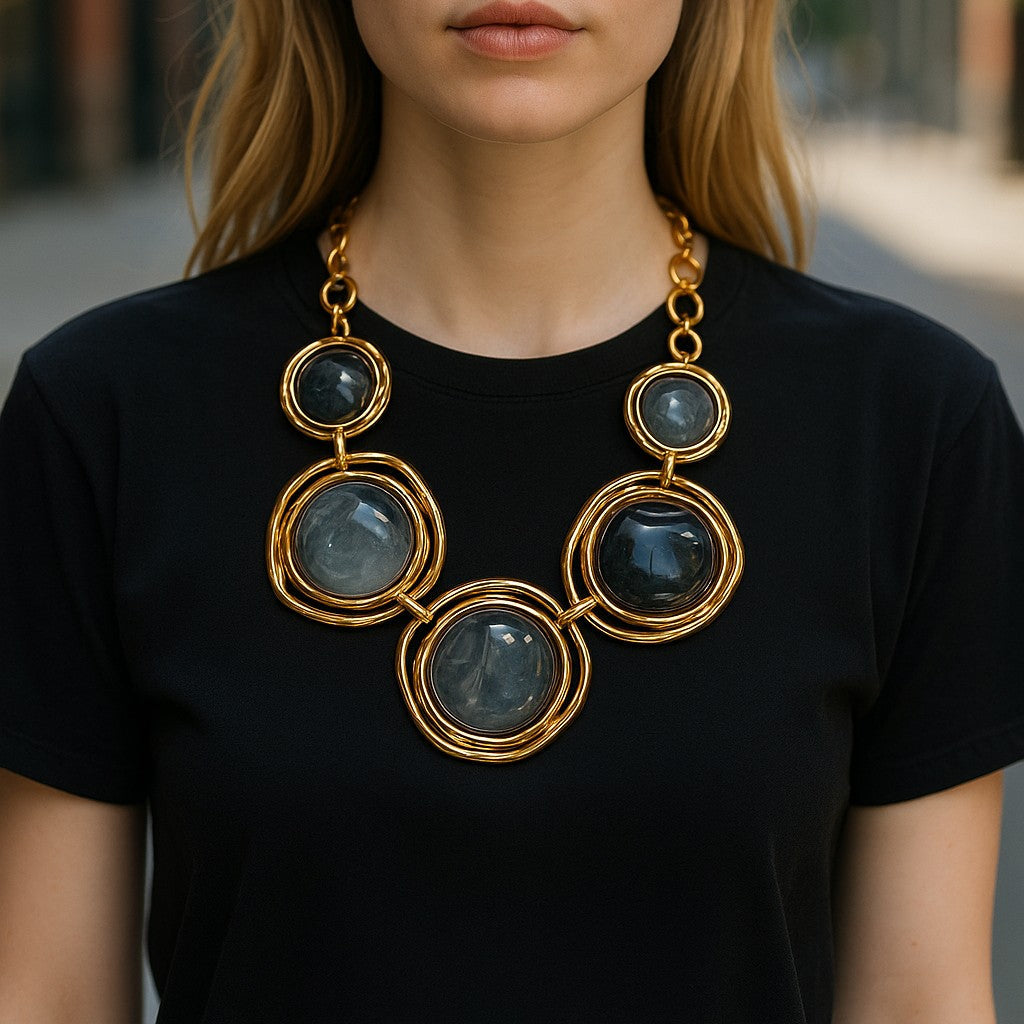 Collana Cerchio Astratto con Pietre Colorate – 4 Varianti