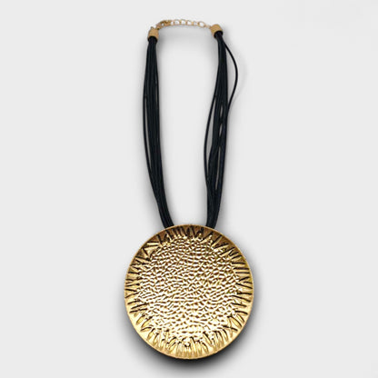 Collana Sole Martellato – Minimal Chic in Metallo Dorato/Argentato