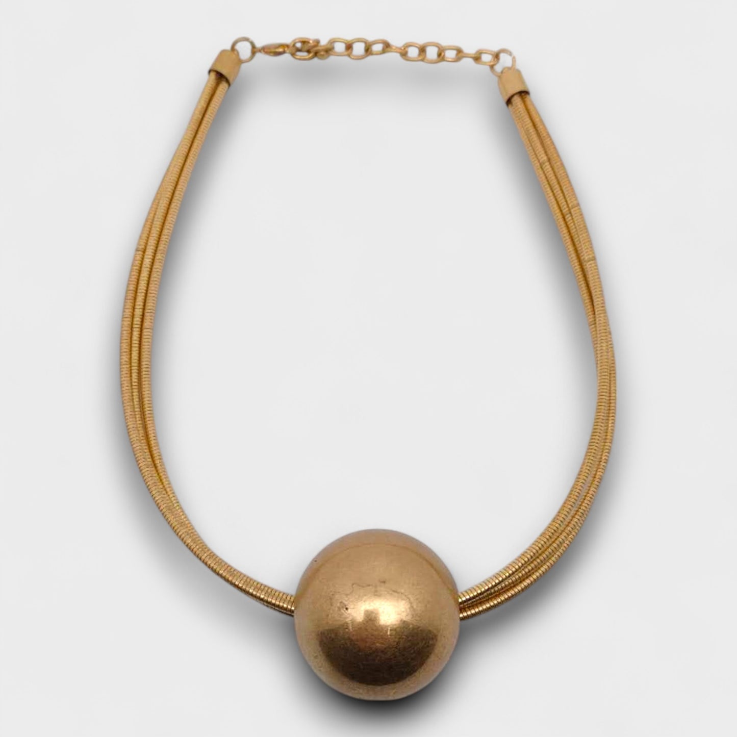 Collana “Luna Piena” – Design Minimal con Maxi Sfera