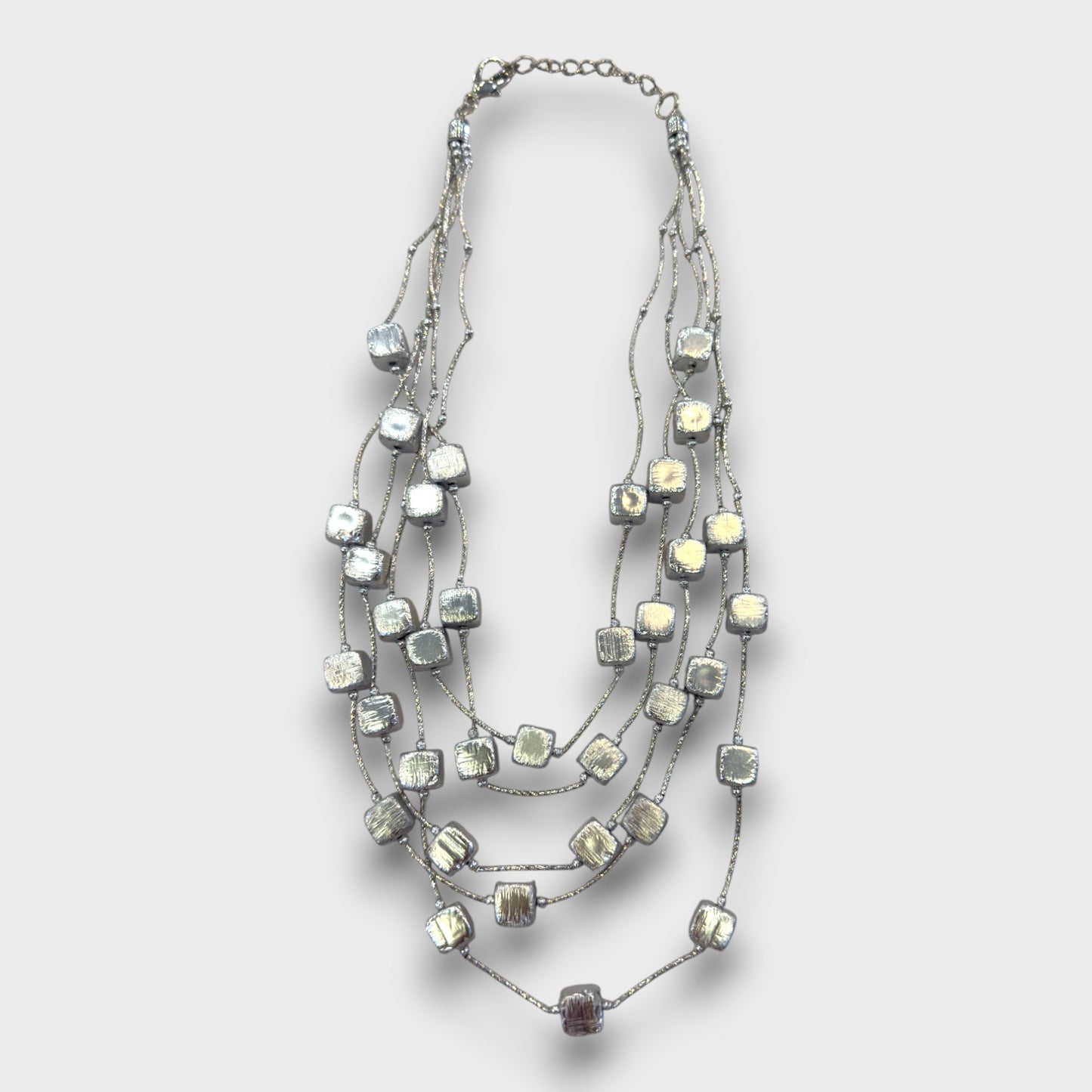Collana Multistrato con Perle Quadrate – Oro, Argento o Multicolore