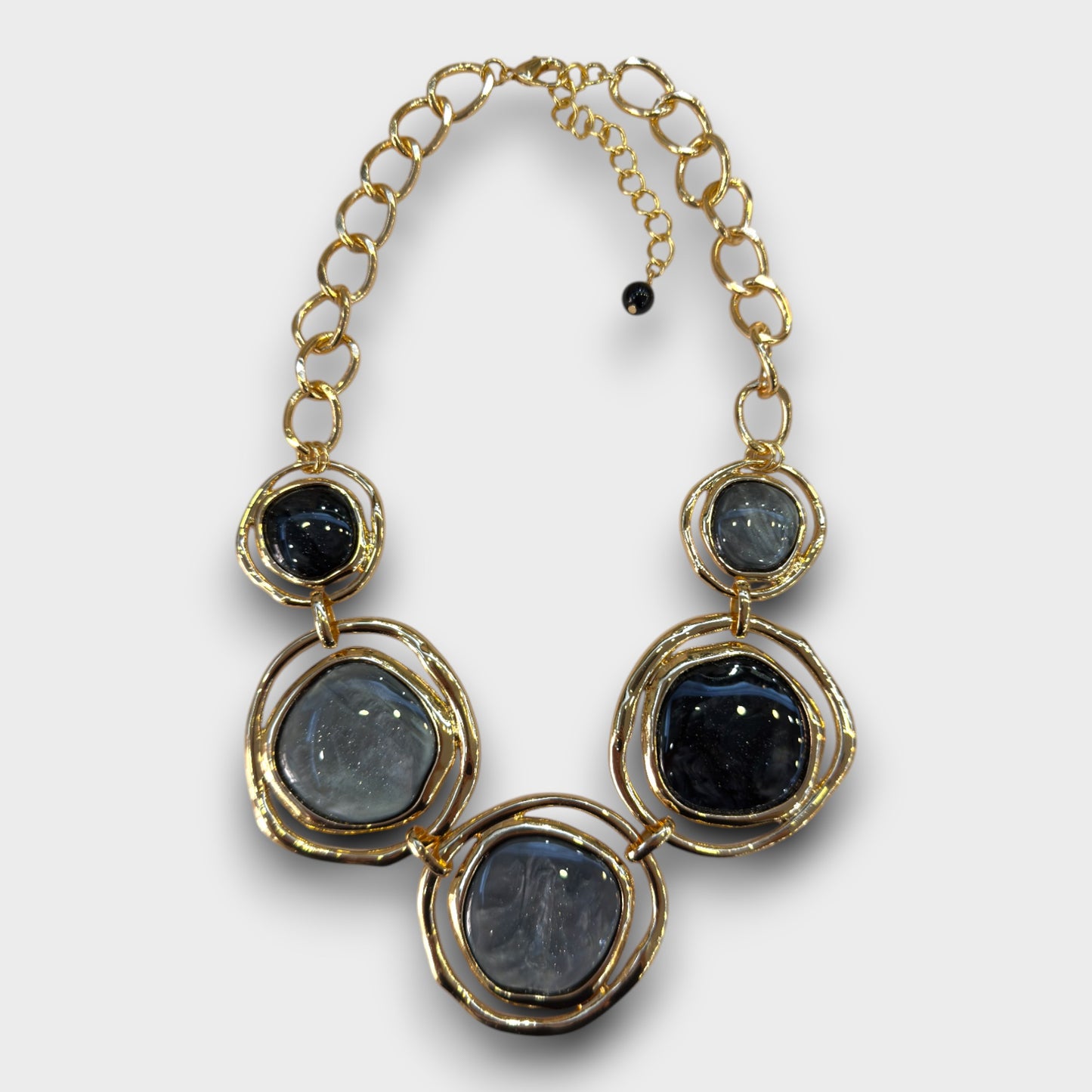 Collana Cerchio Astratto con Pietre Colorate – 4 Varianti