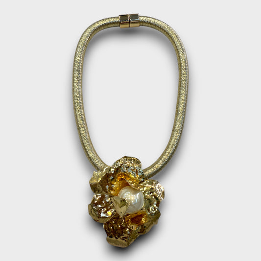 Collana Scultura Fiore con Perla – Oro / Argento